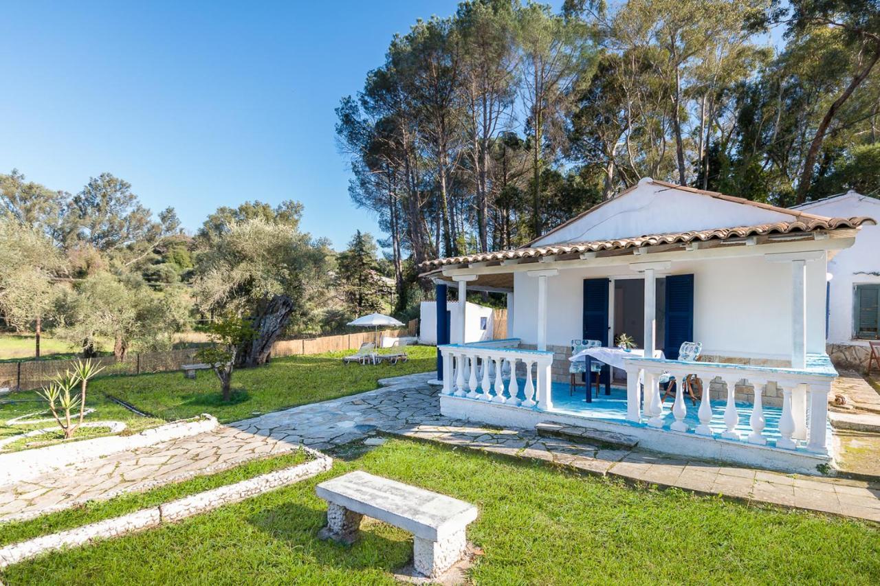 Blue House Apartment Dafnila Екстериор снимка