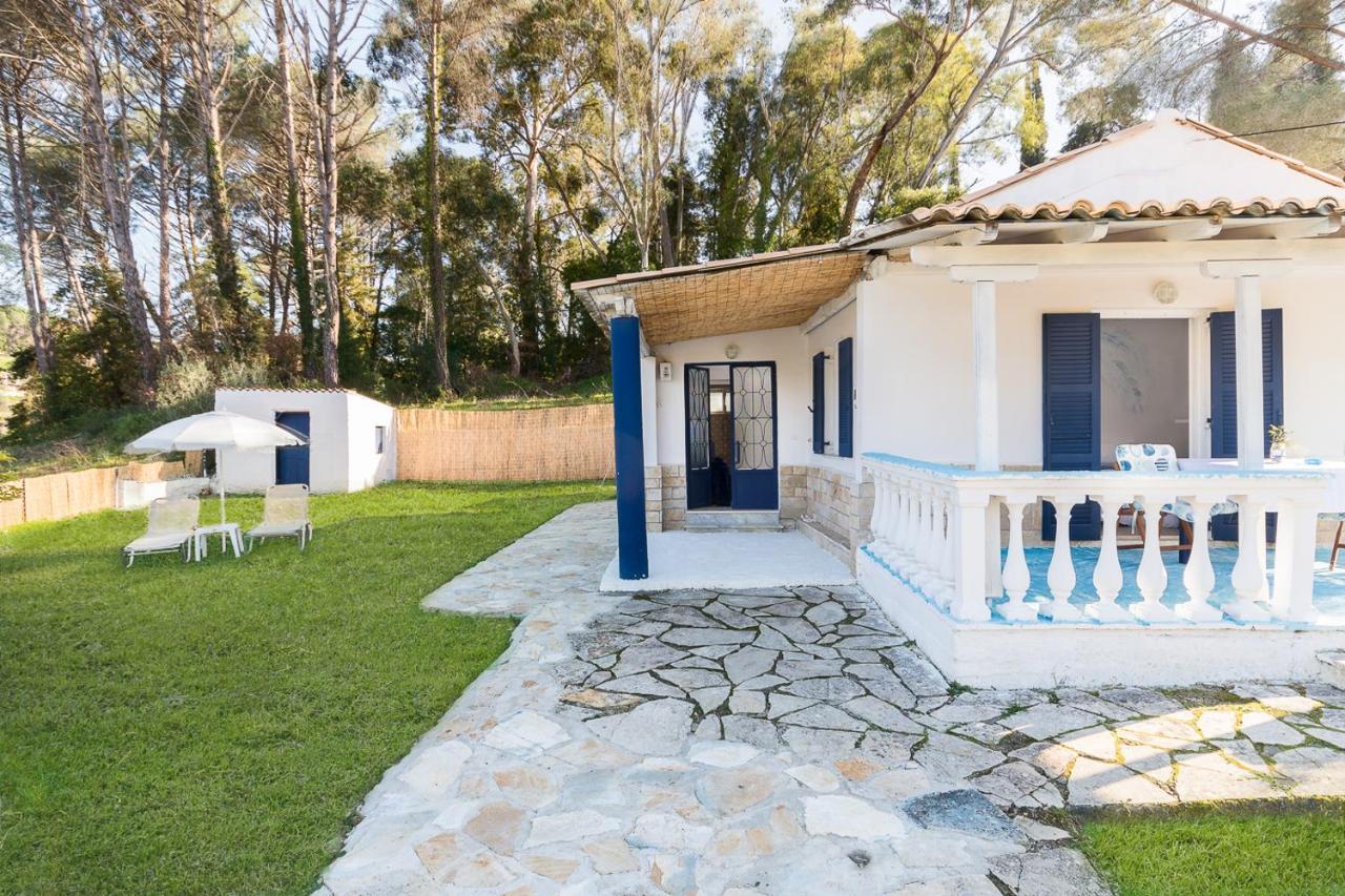 Blue House Apartment Dafnila Екстериор снимка