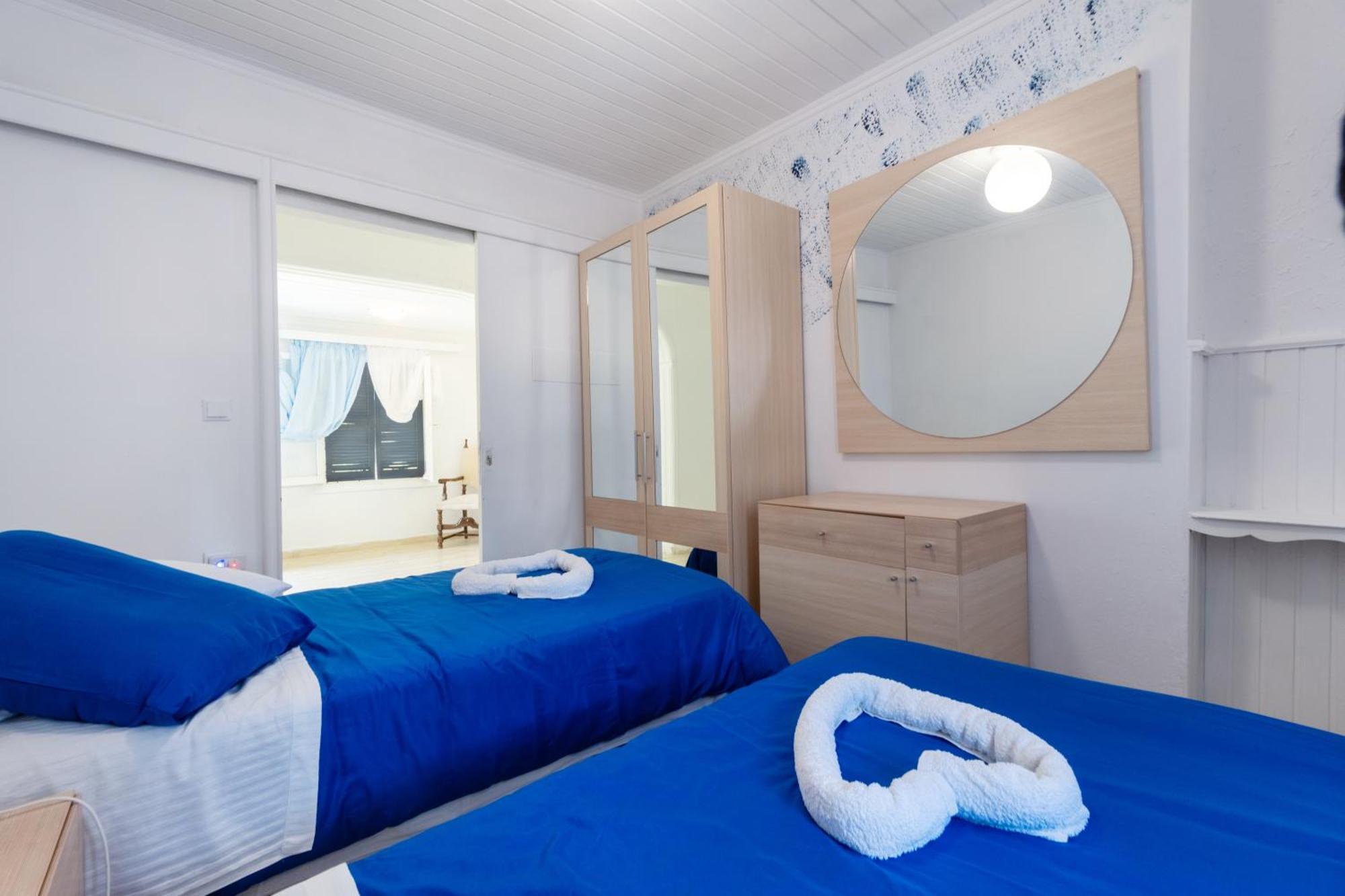 Blue House Apartment Dafnila Екстериор снимка