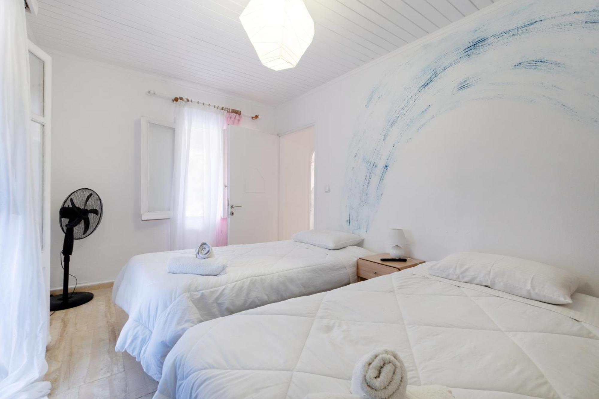 Blue House Apartment Dafnila Екстериор снимка