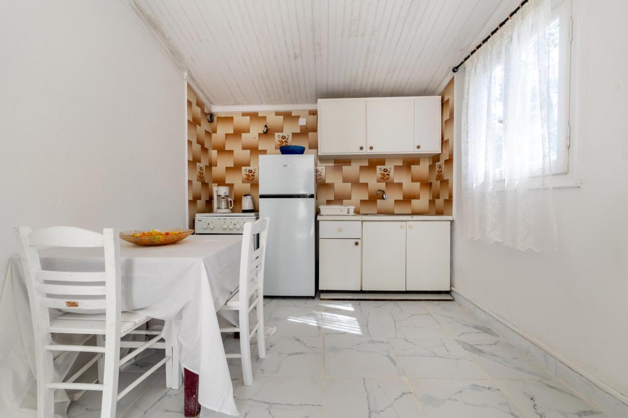 Blue House Apartment Dafnila Екстериор снимка
